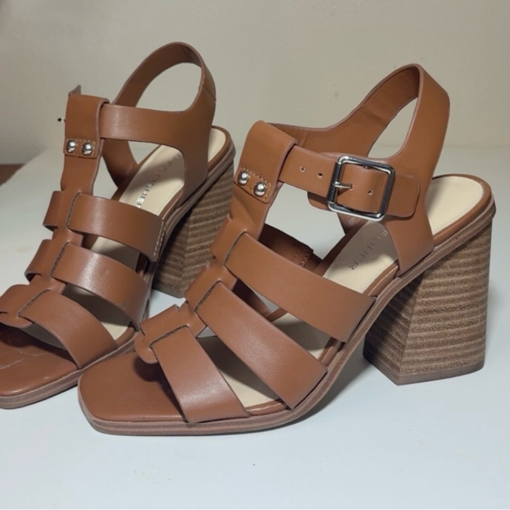 Marc Fisher MFForyst Brown Strappy Sandals Size 6M